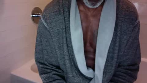 Snapshot of edgingdaddy chatting on May 7, 11:48 am Dad online show from May 7, 11:48 am