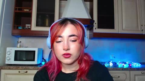 Snapshot of ediefris chatting on December 26, 3:27 am fickle demon made of clumps of matter online show from December 26, 3:27 am