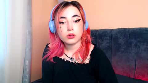 Snapshot of ediefris chatting on January 3, 6:33 am fickle demon made of clumps of matter online show from January 3, 6:33 am