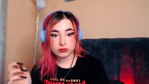 Snapshot of ediefris chatting on January 3, 11:03 am fickle demon made of clumps of matter online show from January 3, 11:03 am