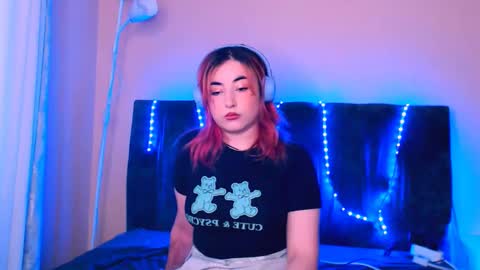 Snapshot of ediefris chatting on January 5, 7:17 am fickle demon made of clumps of matter online show from January 5, 7:17 am