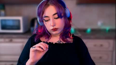 Snapshot of ediefris chatting on February 8, 8:09 am fickle demon made of clumps of matter online show from February 8, 8:09 am