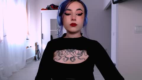 Snapshot of ediefris chatting on October 3, 6:54 am fickle demon made of clumps of matter online show from October 3, 6:54 am