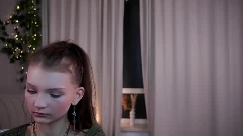 Snapshot of edithgalpin chatting on March 14, 12:17 am Lisa online show from March 14, 12:17 am