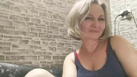 edithmanning online show from February 14, 4:31 pm