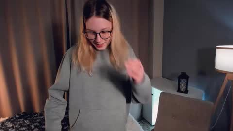 Nikki online show from January 19, 1:09 am