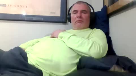 Snapshot of edmondwherever chatting on October 23, 2:44 am EdmondWherever online show from October 23, 2:44 am
