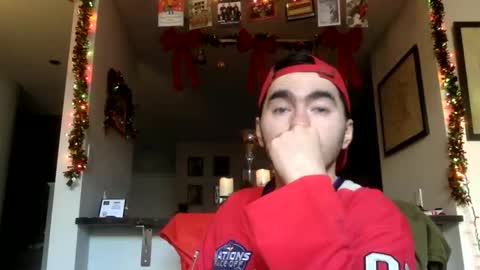 Snapshot of edmundfitz75 chatting on December 21, 7:54 pm EddieFitz75 online show from December 21, 7:54 pm