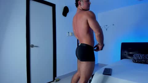 Snapshot of eduar_wild chatting on March 5, 1:01 am Eduar Wild online show from March 5, 1:01 am
