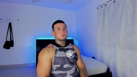 Snapshot of eduar_wild chatting on April 1, 2:01 am Eduar Wild online show from April 1, 2:01 am