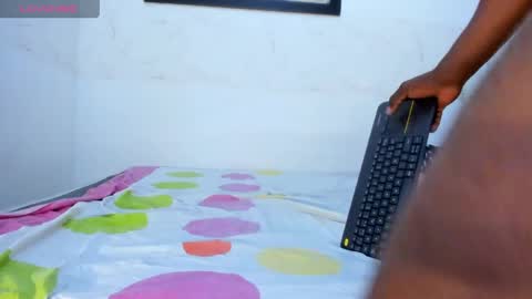 Snapshot of eduward_carter chatting on June 6, 1:00 am edward online show from June 6, 1:00 am