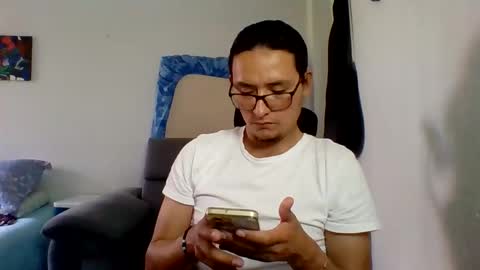edward1996527421 online show from May 9, 7:19 pm