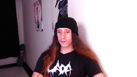 edward_chann online show from December 3, 12:35 am