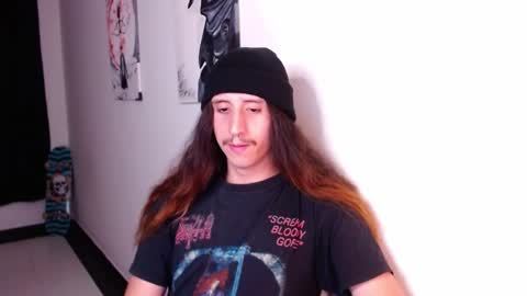 edward_chann online show from December 18, 12:10 am