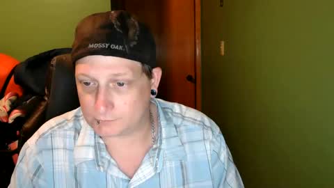 edwardaims_2please online show from June 8, 2:34 am