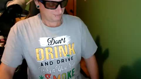 edwardaims_2please online show from June 22, 2:57 am