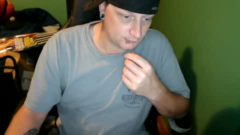 edwardaims_2please online show from July 9, 2:15 am