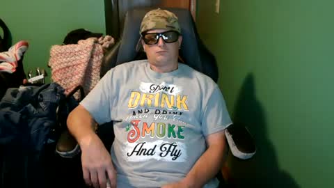 edwardaims_2please online show from July 17, 3:57 am