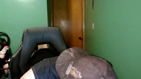 edwardaims_2please online show from July 30, 2:32 am