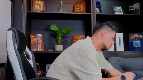 Snapshot of edwardross_ chatting on October 2, 8:16 pm Edward Ross online show from October 2, 8:16 pm