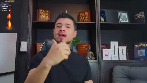 Snapshot of edwardross_ chatting on October 9, 9:02 pm Edward Ross online show from October 9, 9:02 pm