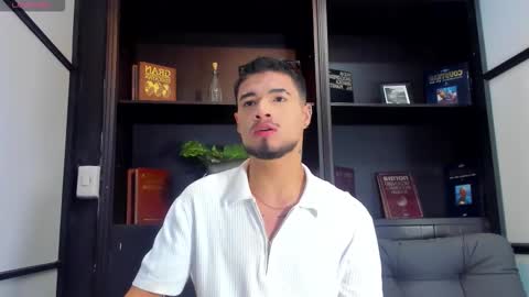 Snapshot of edwardross_ chatting on November 3, 5:25 pm Edward Ross online show from November 3, 5:25 pm