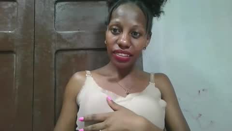 edwige770943 online show from June 2, 7:54 am