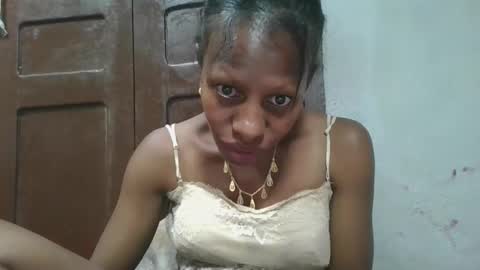 edwige770943 online show from June 2, 8:11 pm