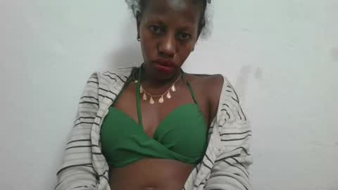 edwige770943 online show from June 7, 1:21 am