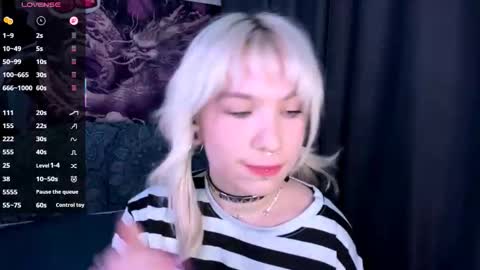 Snapshot of edythecolbert chatting on December 13, 8:04 pm Rachel online show from December 13, 8:04 pm