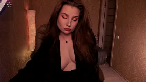 Snapshot of eesmaaarr chatting on February 16, 11:23 pm eesmaaarr online show from February 16, 11:23 pm