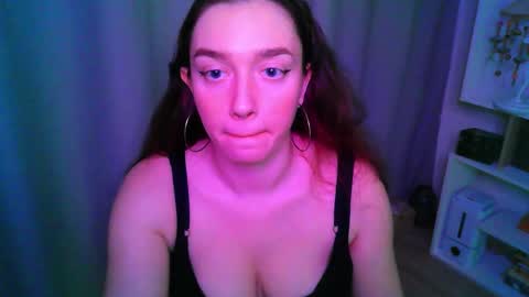 effie_balconii online show from October 27, 3:27 pm