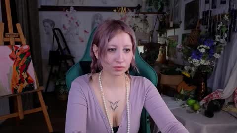 Snapshot of effiemeowley chatting on March 6, 5:37 am effiemeowley online show from March 6, 5:37 am