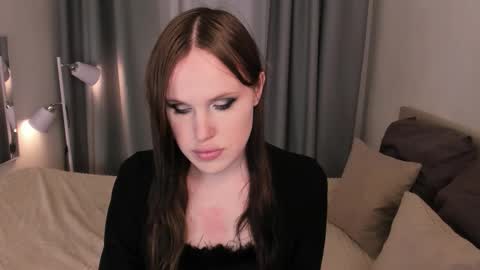 Effie Mur online show from March 25, 10:05 pm