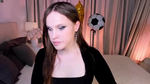 Effie Mur online show from June 22, 9:23 pm