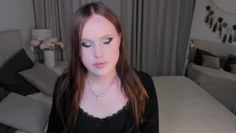 Effie Mur online show from July 10, 9:39 pm
