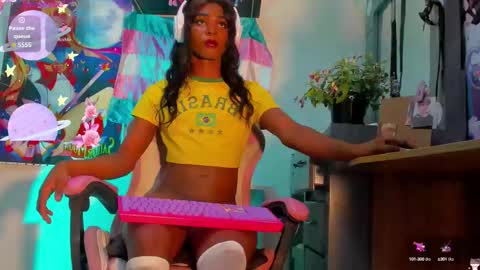 Snapshot of effy_marinn chatting on September 10, 6:13 am effy_marinn online show from September 10, 6:13 am