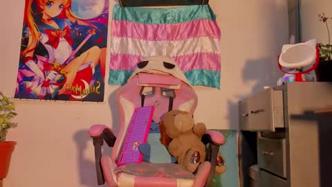 Snapshot of effy_marinn chatting on September 21, 5:42 am effy_marinn online show from September 21, 5:42 am