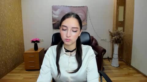 Effy Royse online show from February 11, 6:51 am