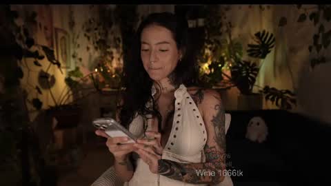 Snapshot of effylowell_ chatting on June 14, 1:58 am Effy online show from June 14, 1:58 am