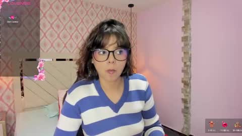  E F F Y  online show from December 10, 7:32 pm