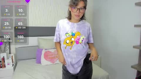  E F F Y  online show from February 3, 10:54 pm