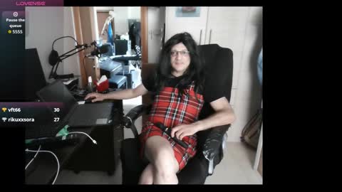 Snapshot of efi_crossou chatting on September 12, 12:16 pm efi_crossou online show from September 12, 12:16 pm