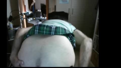 Snapshot of efi_crossou chatting on September 15, 12:32 am efi_crossou online show from September 15, 12:32 am