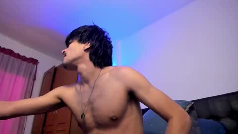 Snapshot of eiden_allenx1 chatting on February 15, 1:41 pm eiden_allenx1 online show from February 15, 1:41 pm