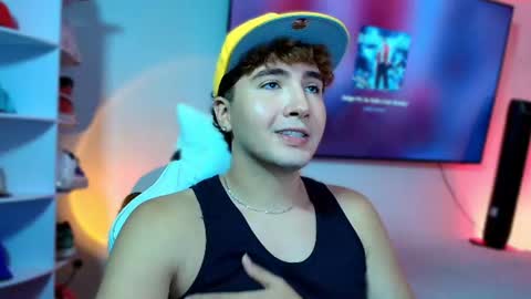 Snapshot of eiden_carter chatting on July 13, 11:18 pm eiden_carter online show from July 13, 11:18 pm