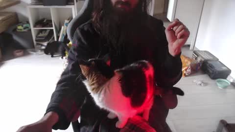 Snapshot of eighthundredeightyeight chatting on March 17, 9:01 am eighthundredeightyeight online show from March 17, 9:01 am