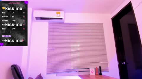 eileenn tanihara online show from April 7, 11:10 am