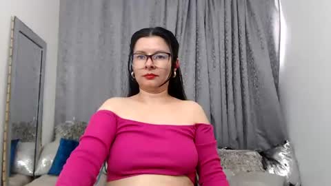 Snapshot of eileenqueen23 chatting on June 27, 9:09 pm Eileen online show from June 27, 9:09 pm