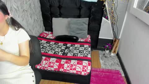 Snapshot of eilen_pink chatting on March 19, 12:31 pm EILIN PINK online show from March 19, 12:31 pm